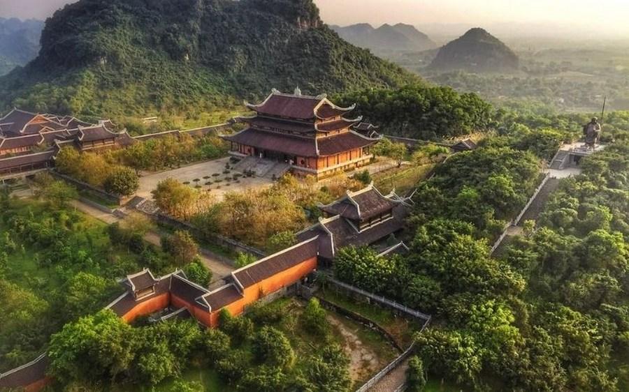 Hoa Lu – Trang An – Mua Cave Full-Day Tour by Limousine
