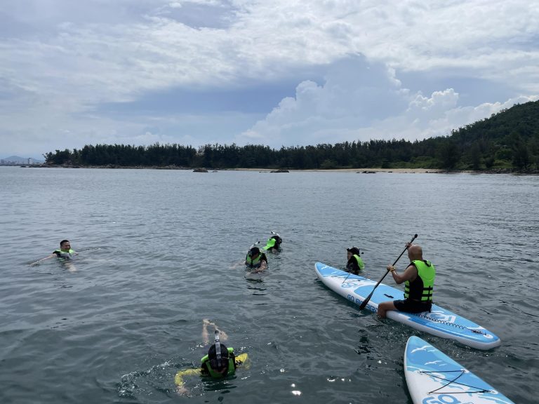 Da Nang: Son Tra Speedboat Tour with Snorkeling & SUP