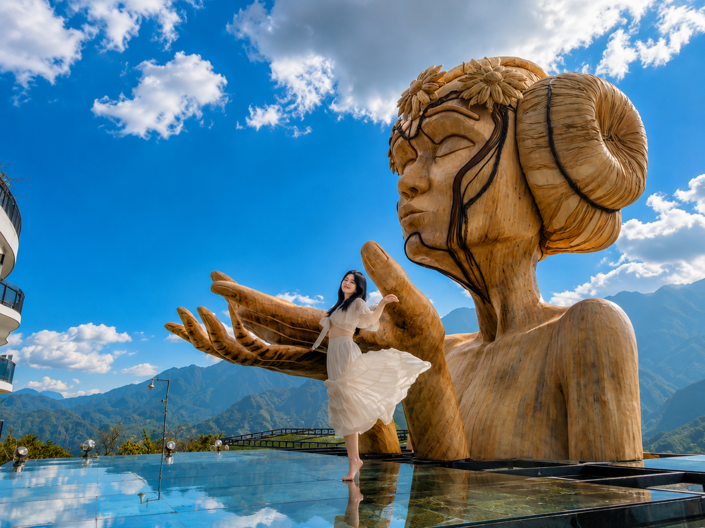 SAPA 2 DAYS 1 NIGHT :CAT CAT - MOANA & 4*HOTEL WITH VIP CABIN BUS