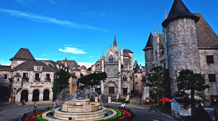 Ba Na Hills & Golden Bridge Day Tour
