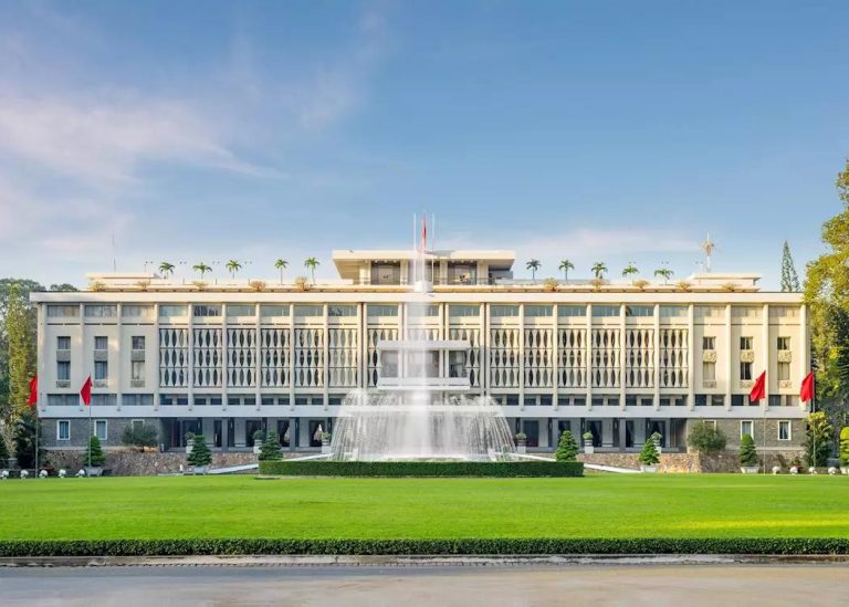 SAIGON CITY TOUR BY CAR – 4 HOURS