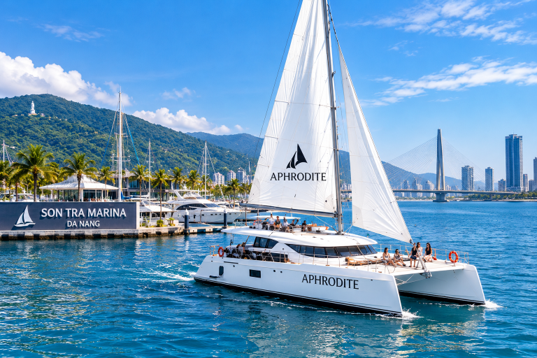 Da Nang: Aphrodite Premium Yacht & Sea Experience