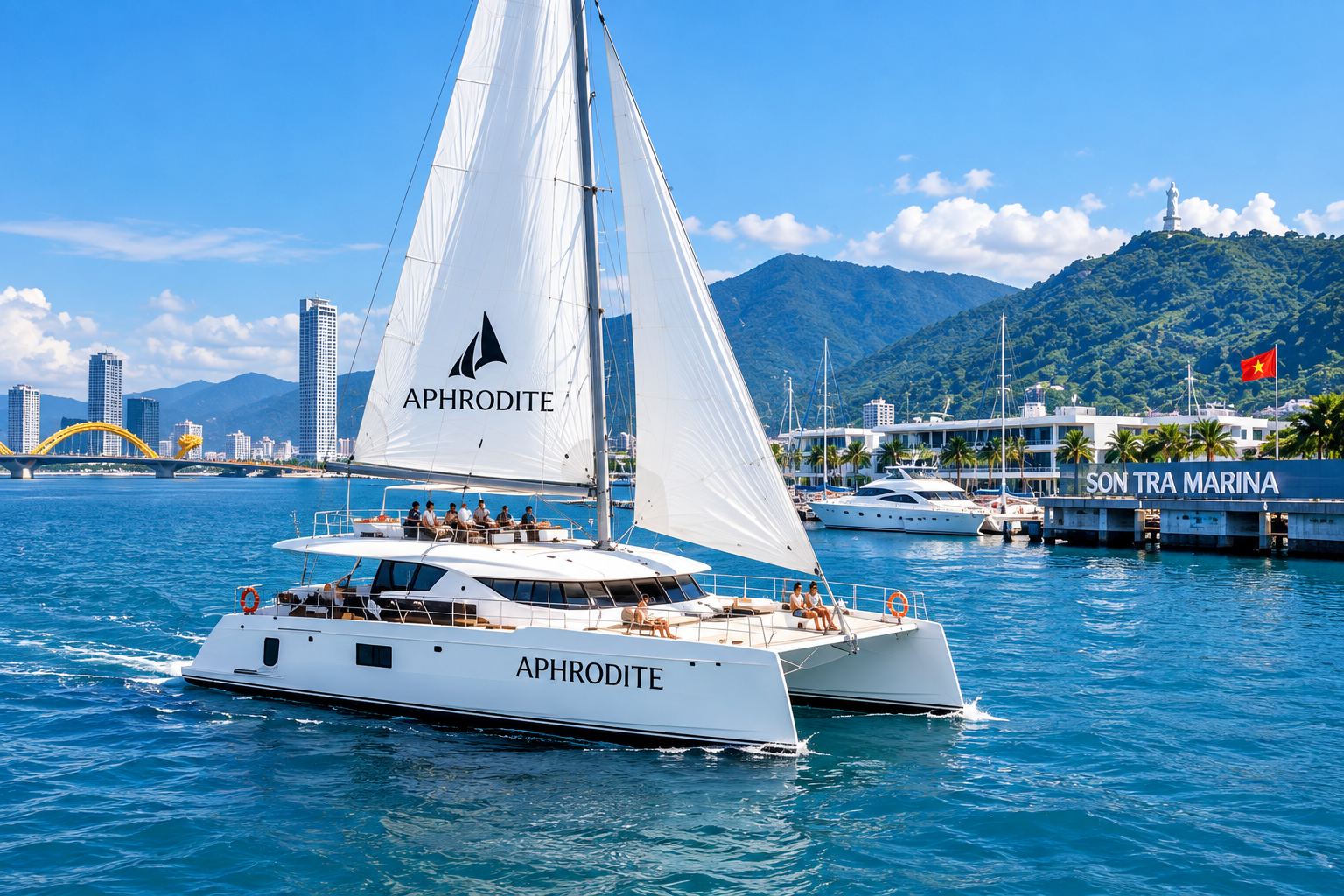 Da Nang: Aphrodite Premium Yacht & Sea Experience